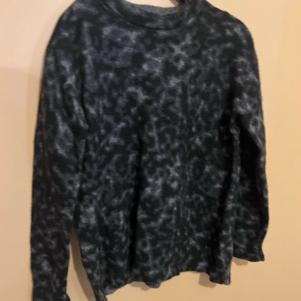 ‎Line sweater small - Picture 4 of 8